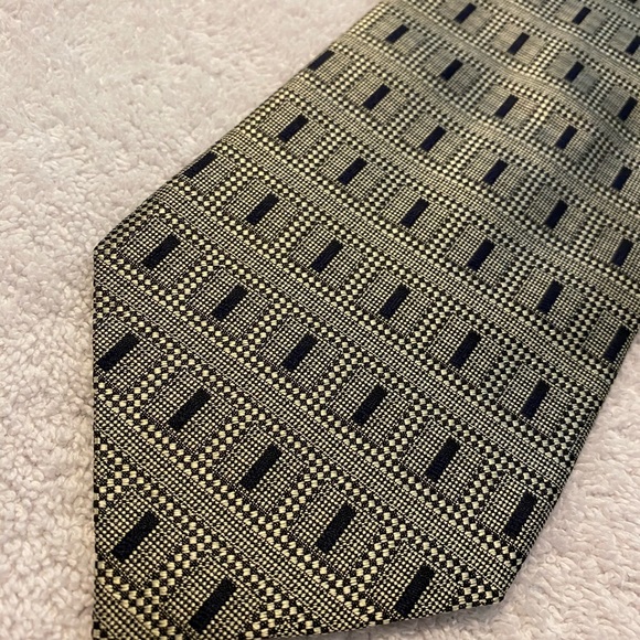 Brand New Classic Business Tie By CHAS REED & CO. - Picture 1 of 3